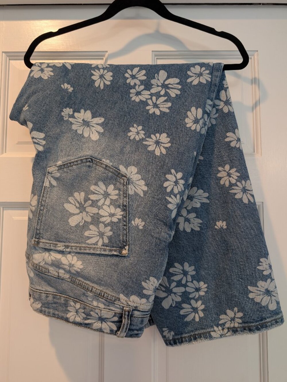 Like NEW Chicsoul Floral Denim